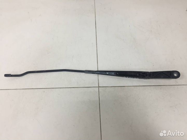 Поводок стеклоочистителя передний правый Volkswage