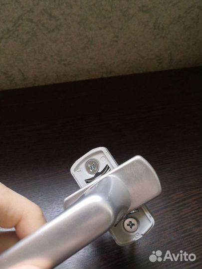 Железные ручки для окон и дверей балкон