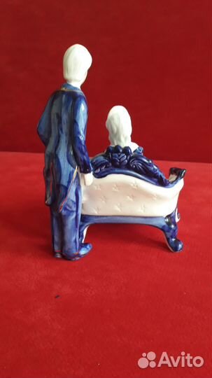 Статуэтка Дама с кавалером. Фарфор