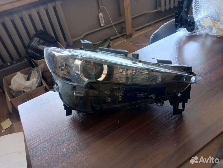 Фара правая Mazda CX-5 Оригинал 2017-2023