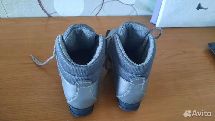 Лыжные ботинки