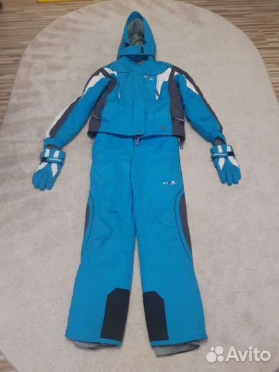 Женский горнолыжный костюм