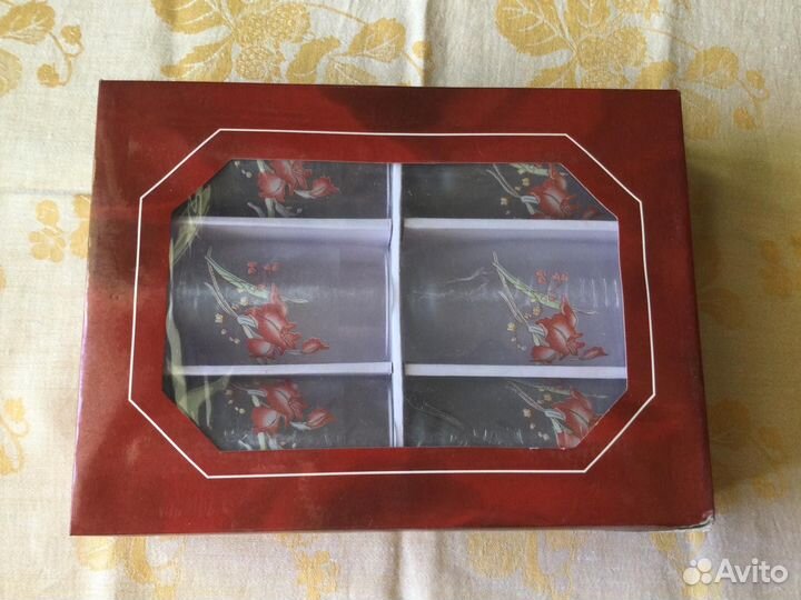 Новый набор стаканов для воды