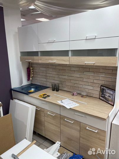 Кухння с мойкой. В наличии