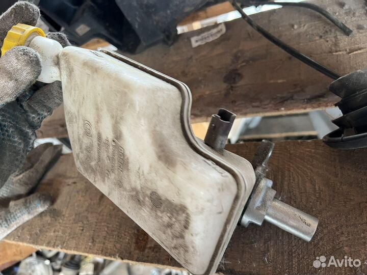 Главный тормозной цилиндр Citroen C-Elysee