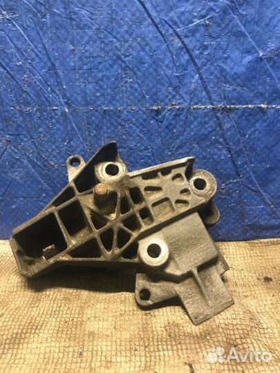 Кронштейн двс Renault Kangoo 1 F8QK630 1.9 Л