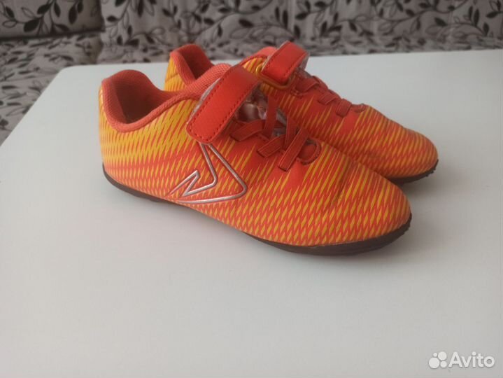 Бутсы футбольные сороконожки 32 Demix