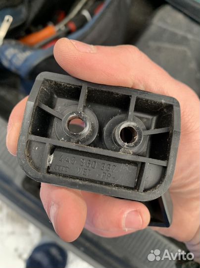 Крепления знака Ауди 100с4