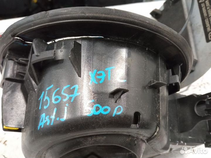 Лючок бензобака Опель Астра J