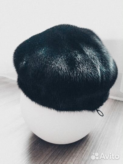 Берет из норки