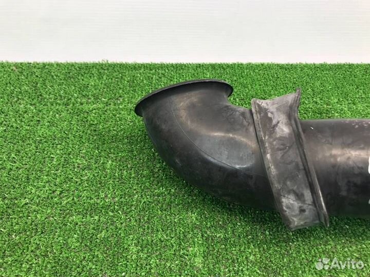 Патрубок воздухозаборника Volkswagen Touareg 7L