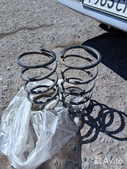 Пружины lancer 9 передние