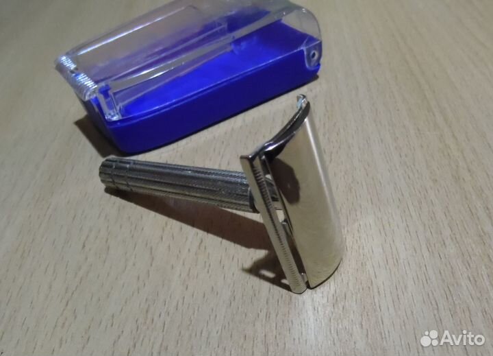 Бритвенный станок Feather 310