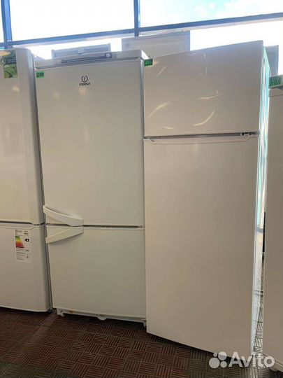 Холодильник в отличном состоянии чистый высокий