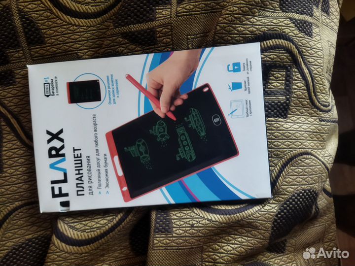 Графический планшет и наушники беспроводные