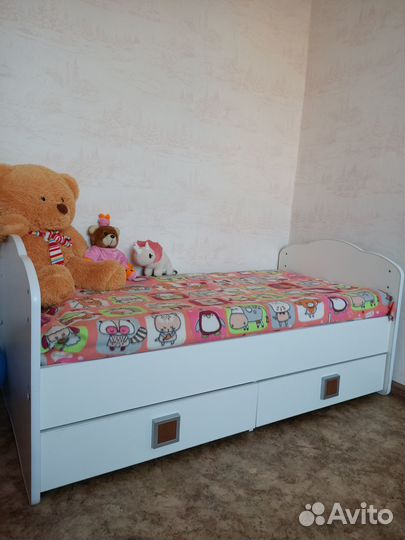 Кроватка детская с маятником 2в1