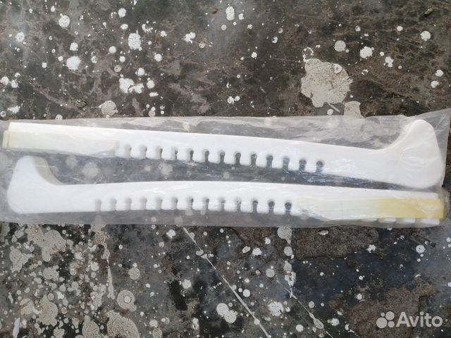 Чехлы на лезвия коньков белые