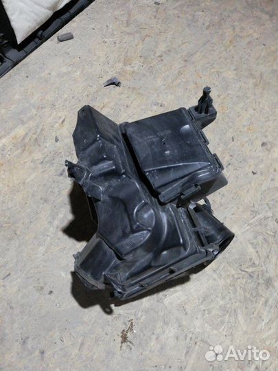 Корпус воздушного фильтра Nissan Teana J32 2.5