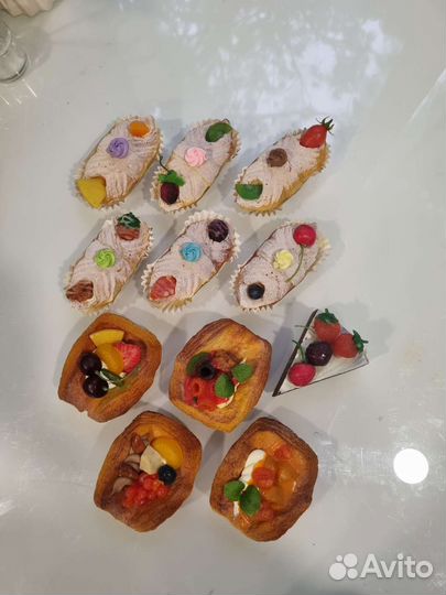 Декоративные искусственные фрукты и десерты, кексы