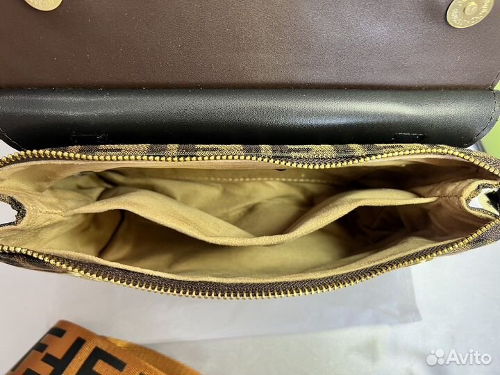 Новая женская сумка - клатч Fendi