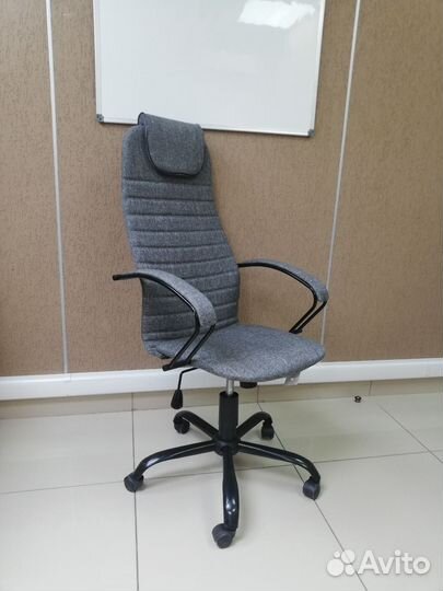 Офисное кресло руководителя