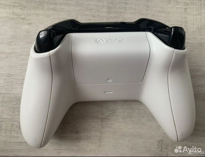 Xbox One s 1tb с игрой