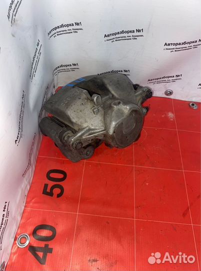 Суппорт тормозной передний левый Mercedes-Benz