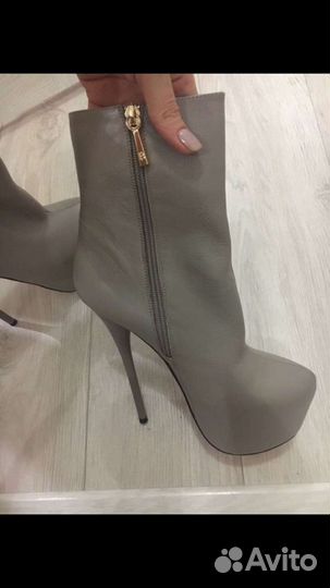 Продаю ботильоны
