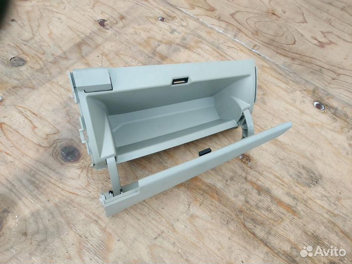 Бардачок Toyota Estima 3 AHR20W (2006 - 2008)