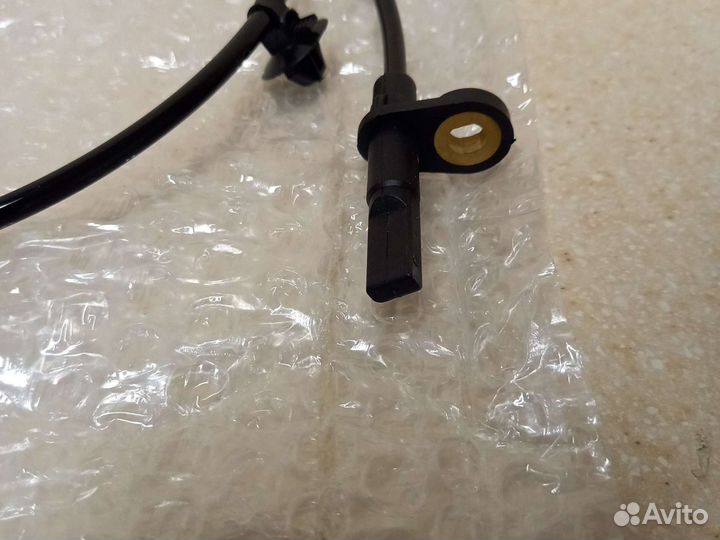 Датчик ABS задний левый/правый Mitsubishi Grandis