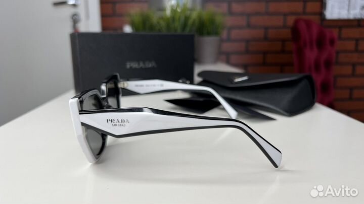 Солнцезащитные очки Prada оригинал