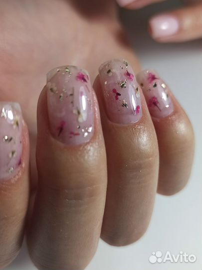 Маникюр который стоит месяц