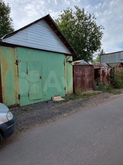 Гараж, > 30 м²