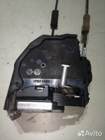 Замок двери Toyota Corolla E150