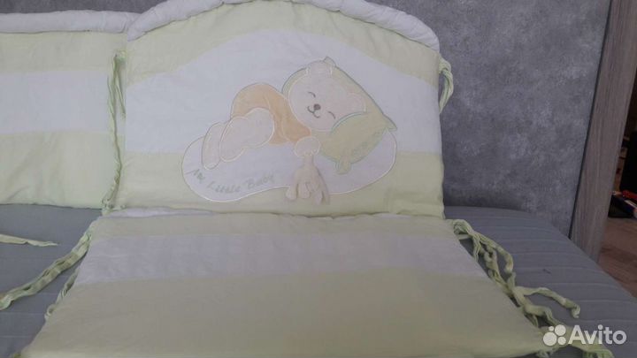 Бортики в кроватку с постельным бельём