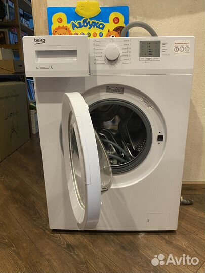 Стиральная машина узкая Beko WRS 5511 BWW