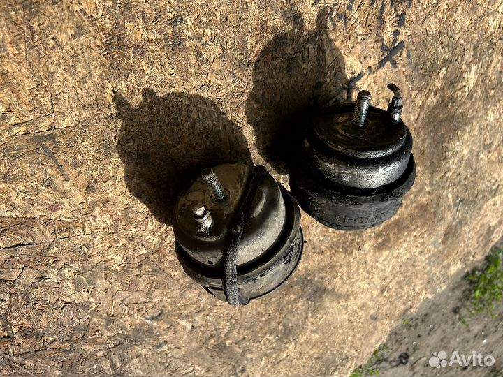 Volvo xc90 2.4d подушка двигателя опора