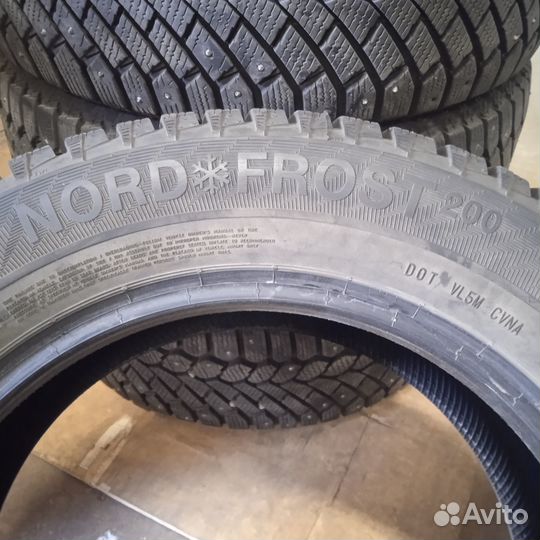 Gislaved Nord Frost 200 215/60 R16 99T