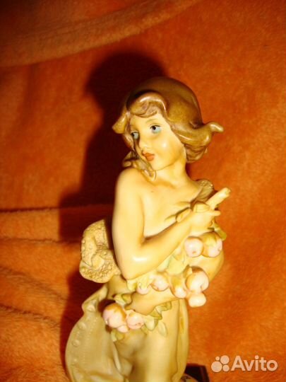 Статуэтка Каподимонте Армани Времена года