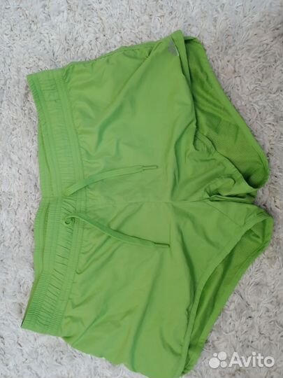 Спортивные шорты для плавания