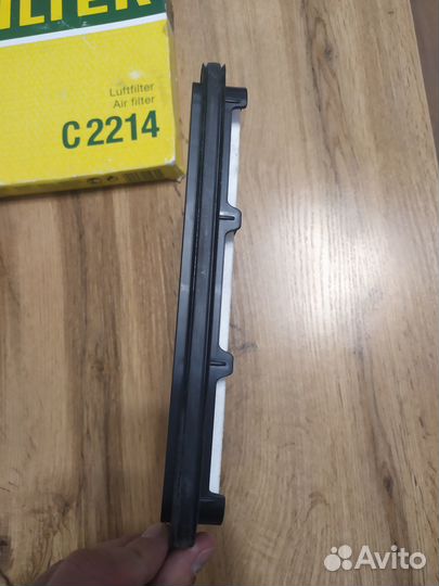 Воздушный фильтр Mann Filter C2214