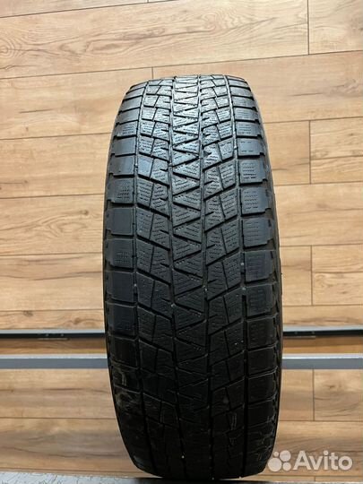 Bridgestone Blizzak DM-V1 215/70 R17