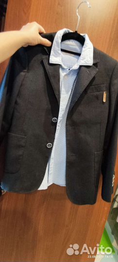 Пиджак и две рубашки