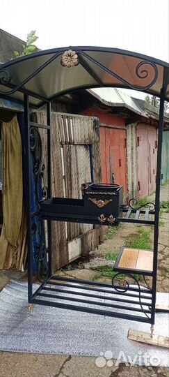 Мангал с крышей