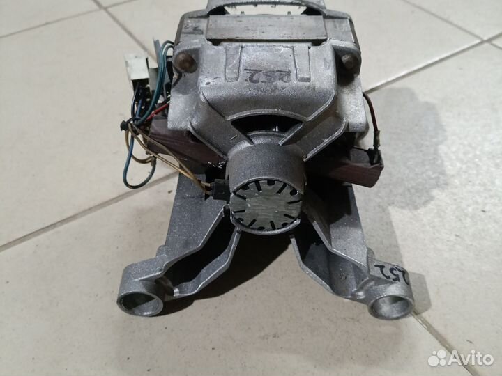 Двигатель стиральной машины Zanussi