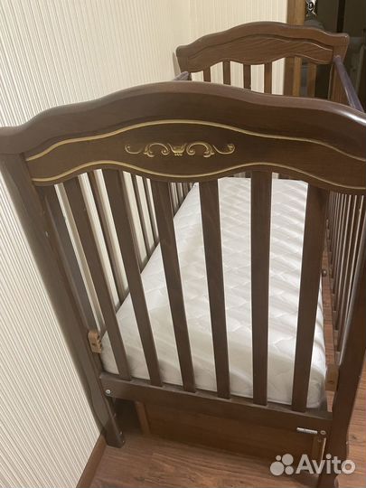 Детская кроватка Гандылян с маятником и ящиком