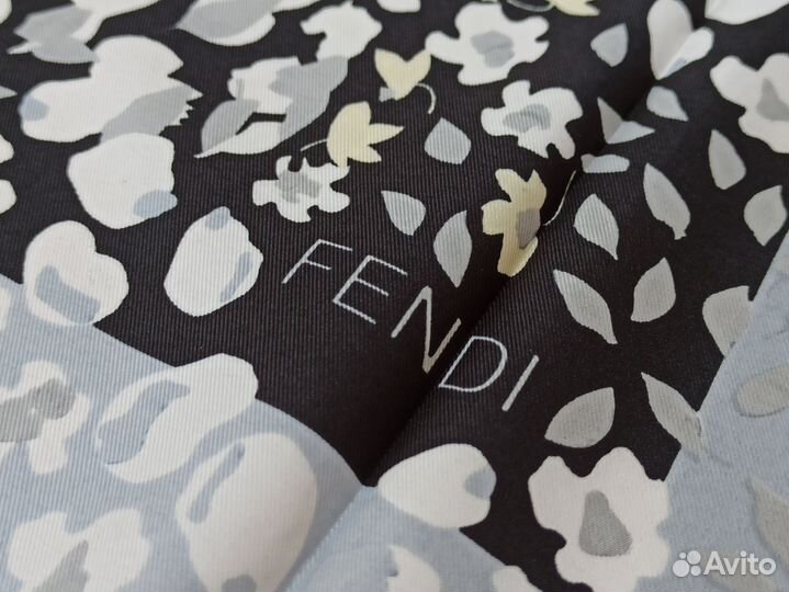 Платок черно белый Fendi шелк 2цв