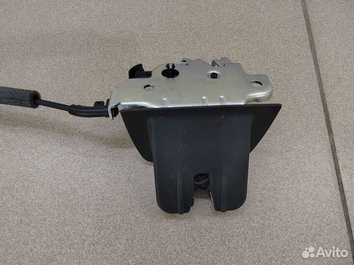 Замок крышки багажника Audi A4 B9 4M0827506D