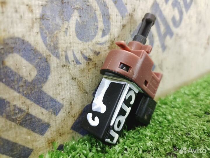 Выключатель стоп-сигнала (Лягушка) Renault Fluence