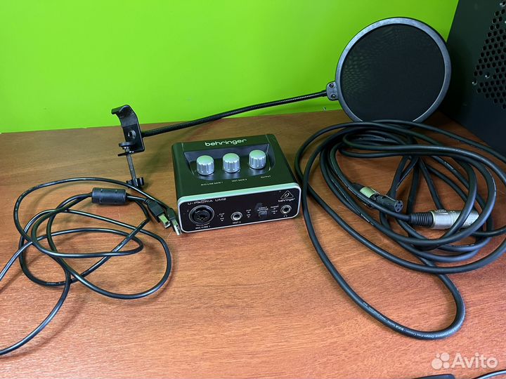 Студийный микрофон AKG P120 + звуковая карта